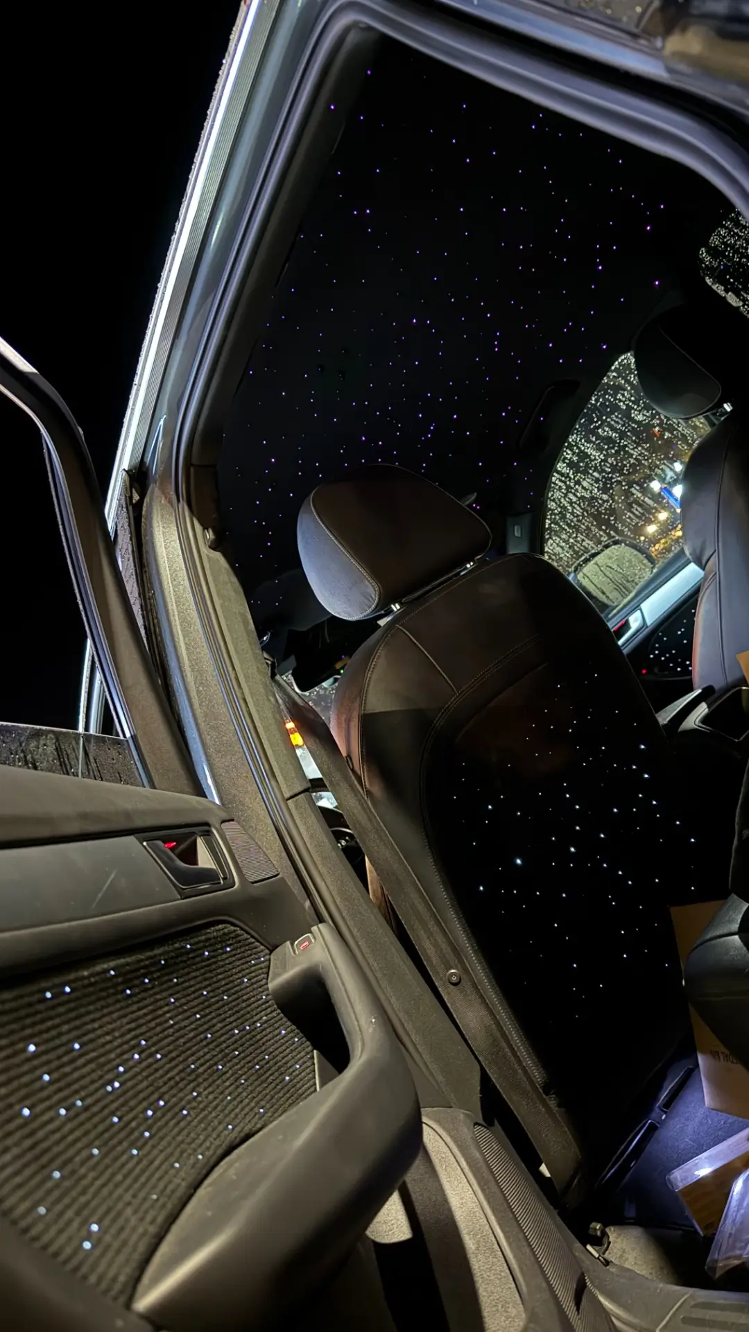 Audi Q5 - programovatelné nebe, jednobarevný dekor – foto 4